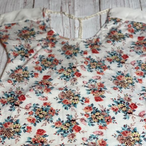 Bella D summer floral blouse - Picture 7 of 8